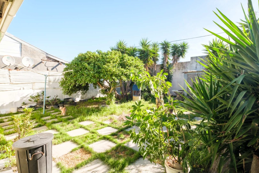 5 Bedroom Property for Sale in Wynberg Western Cape